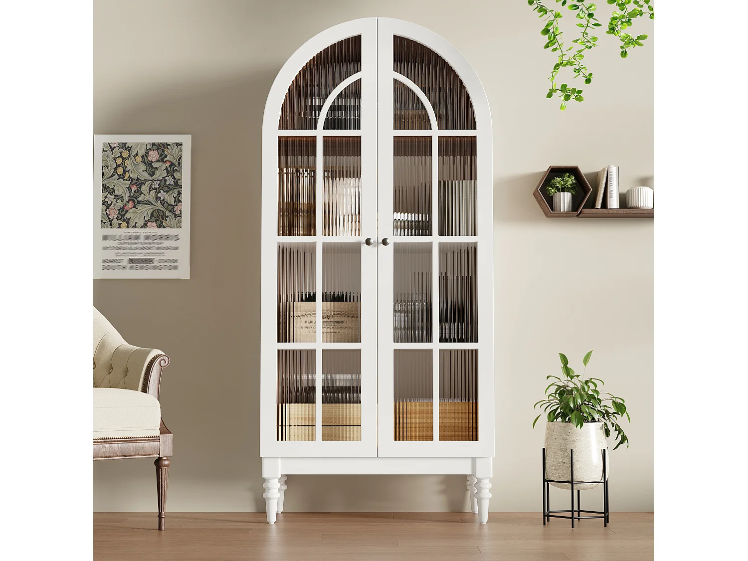 Vintage-Vitrine mit geschwungenem Bogen, zwei geriffelten Glastüren und drei Einlegeböden – MDF und Metall – 76 × 38,5 × 165 cm – Nussbaum + Weiß