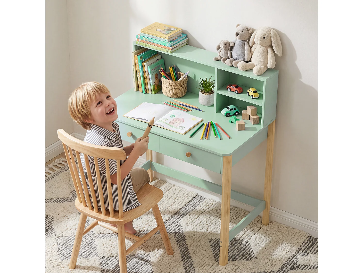 Bureau enfant style nordique bois clair vert pastel 2 tiroirs 3 niches