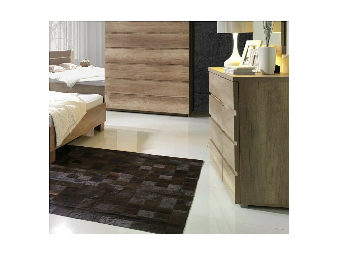 Cómoda ROMI – 4 cajones y 1 puerta – Color roble dab canyon – L110 × P43,5 × H87,5 cm – Habitación adulto