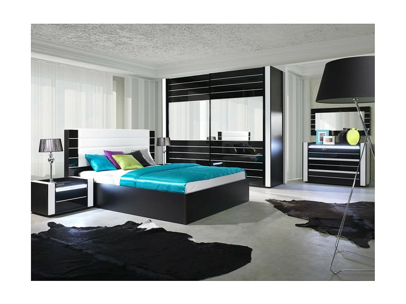 Commode LINA noire et blanche – 3 tiroirs – 124 x 87 x 50 cm