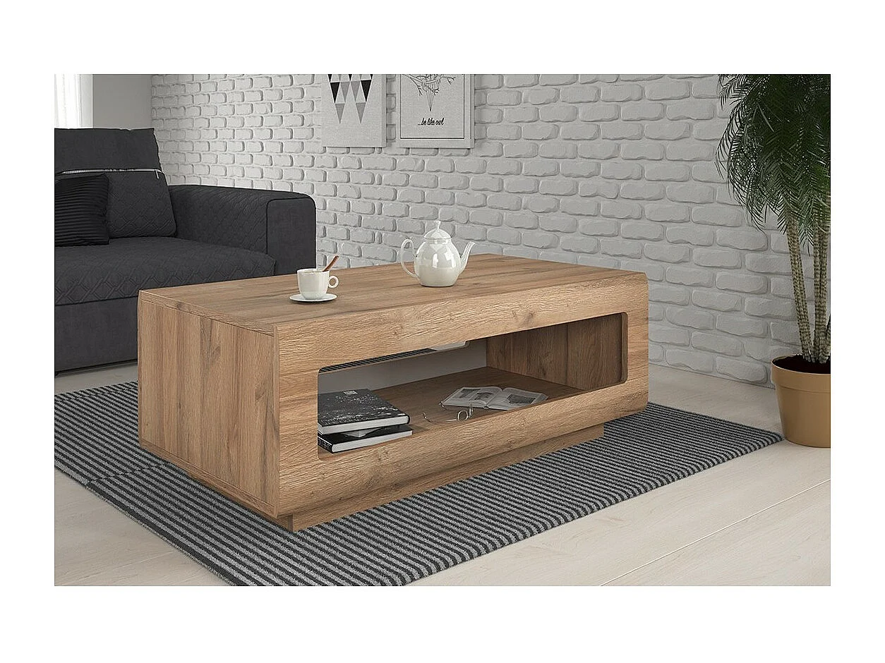 Design salontafel uit de BREDA collectie, in eiken kleur. Ideaal meubelstuk voor uw woonkamer.