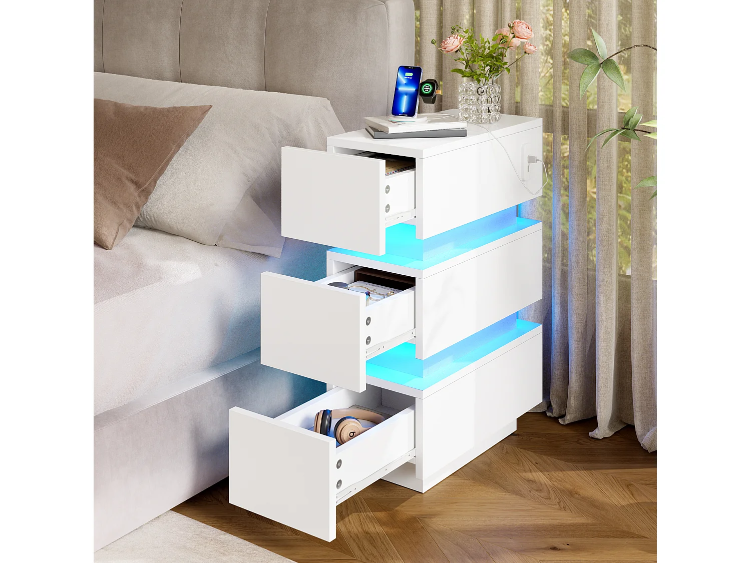 Sæt af 2 natborde 20 x 40 x 59,5 cm - med stikkontakt og LED-belysning - med 3 skuffer - hvid