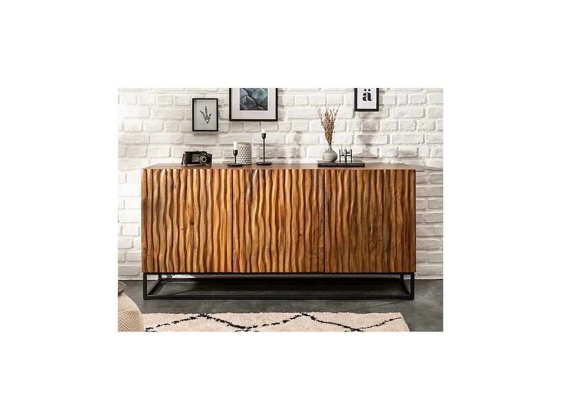 Buffet ORKAN 160 cm in massief mangohout met gesneden – 3 deuren en zwart onderstel