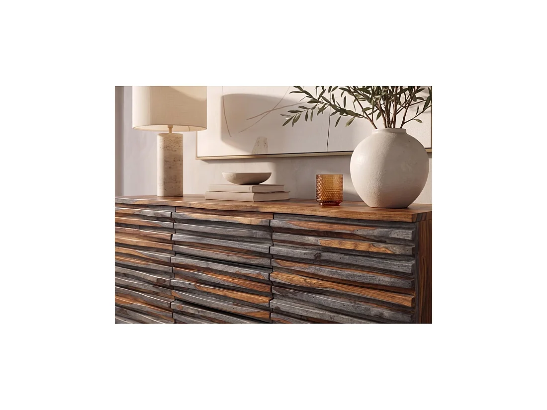 Buffet SAVANA 160 cm en bois massif de sheesham fumé gris – 2 portes, 3 tiroirs et façades sculptées
