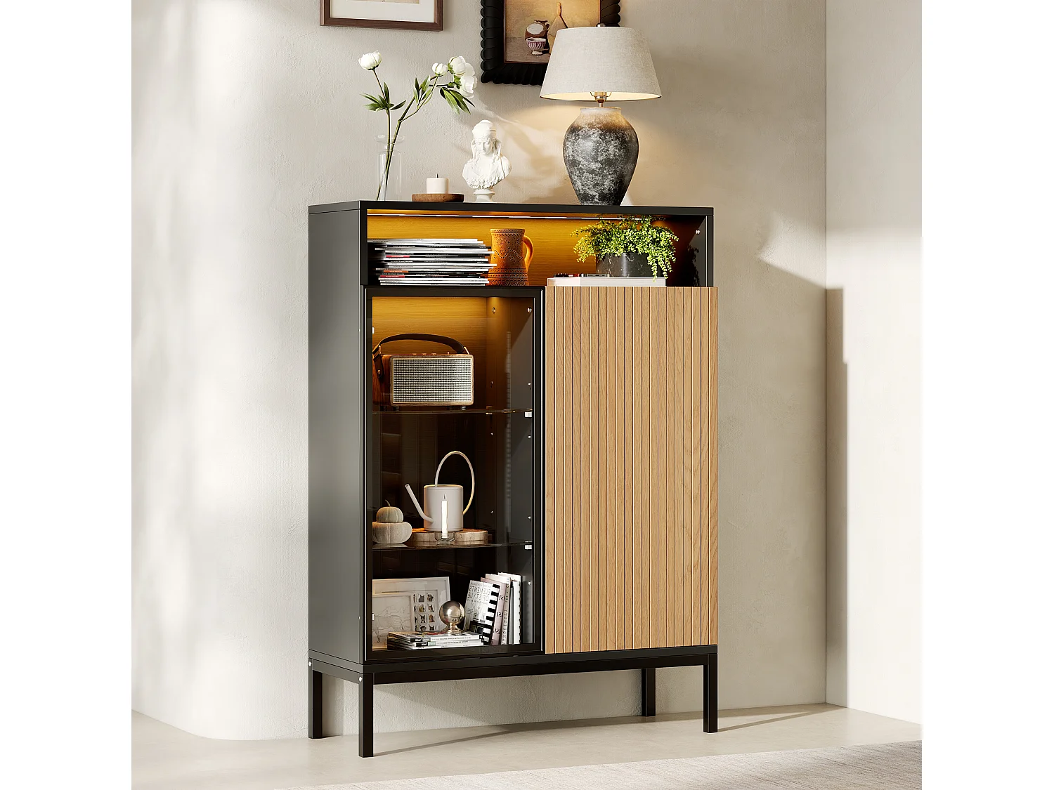 Vitrine 80 x 30 x 110 cm - Éclairage LED - Porte et étagères en verre trempé - Porte persienne imitation bois - Noir et naturel