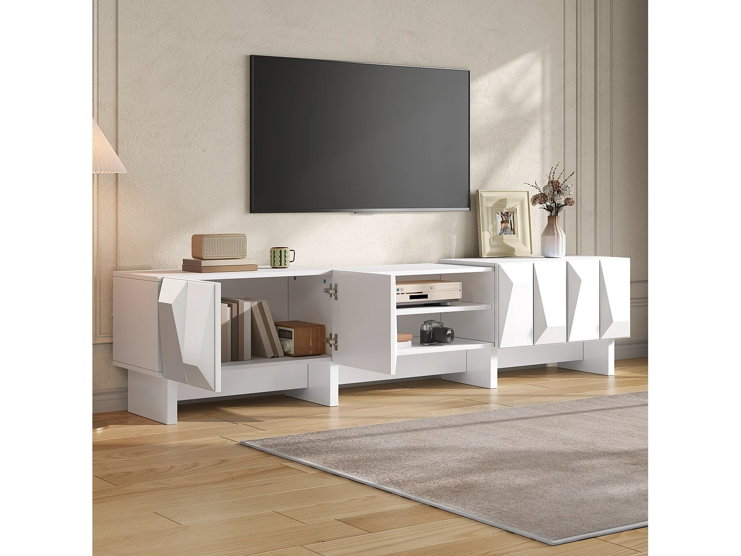 Modernt TV-bänksskåp 180 x 34 x 44,5 cm - 4 dörrar och öppna hyllor - Reliefdesign - Spånskivor - Vit