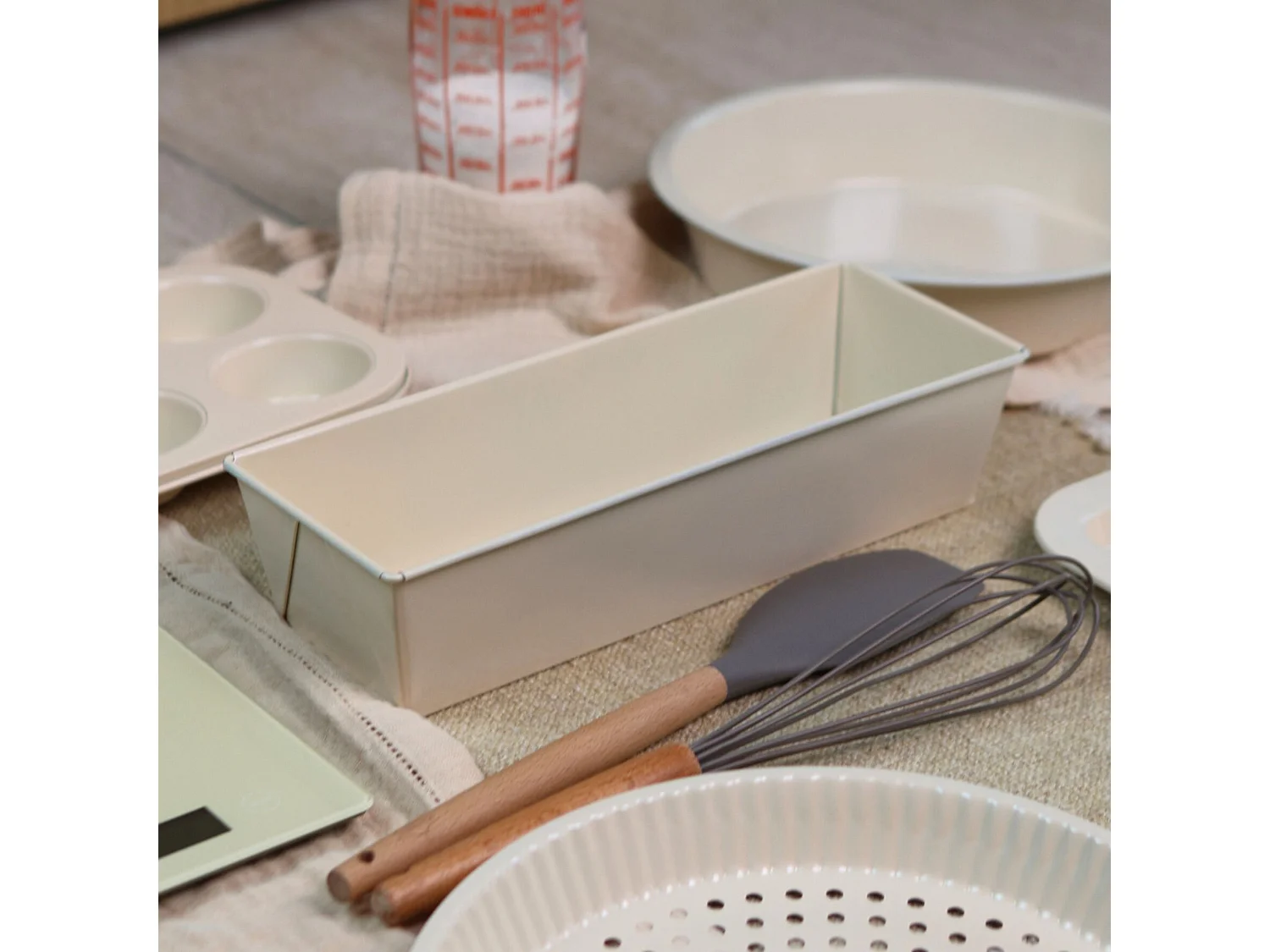 Menastyl - Moule à Cake Colorama 30.5x11.5cm En Acier Carbone Creme