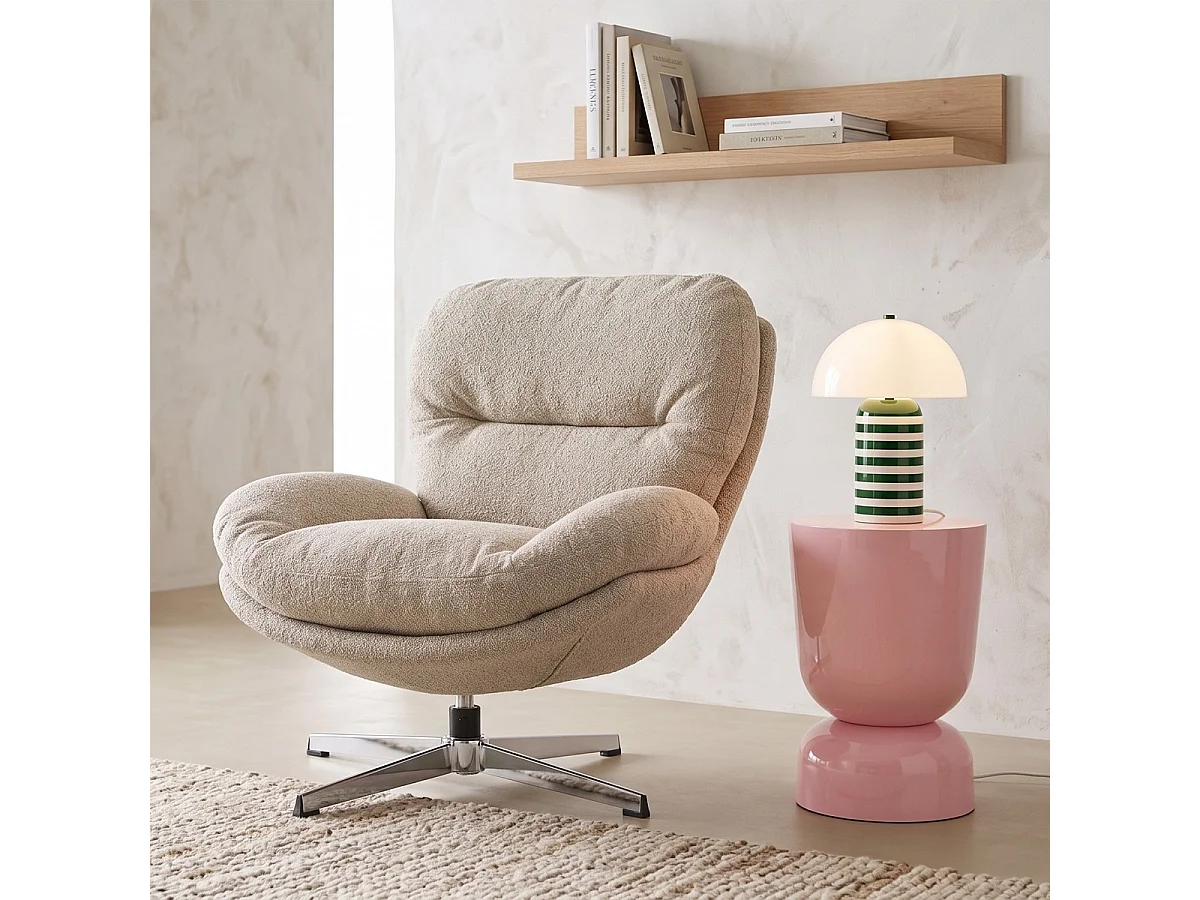 Fauteuil pivotant en tissu bouclé taupe et piètement chromé - Oli
