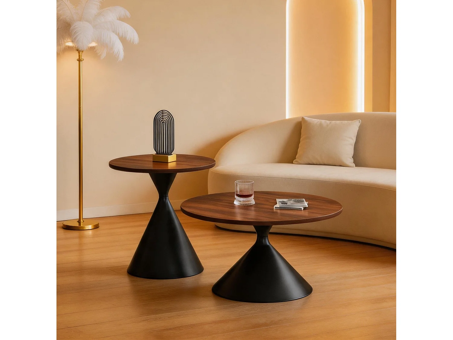 Set de 2 tables basses rondes aspect bois avec bases métalliques coniques