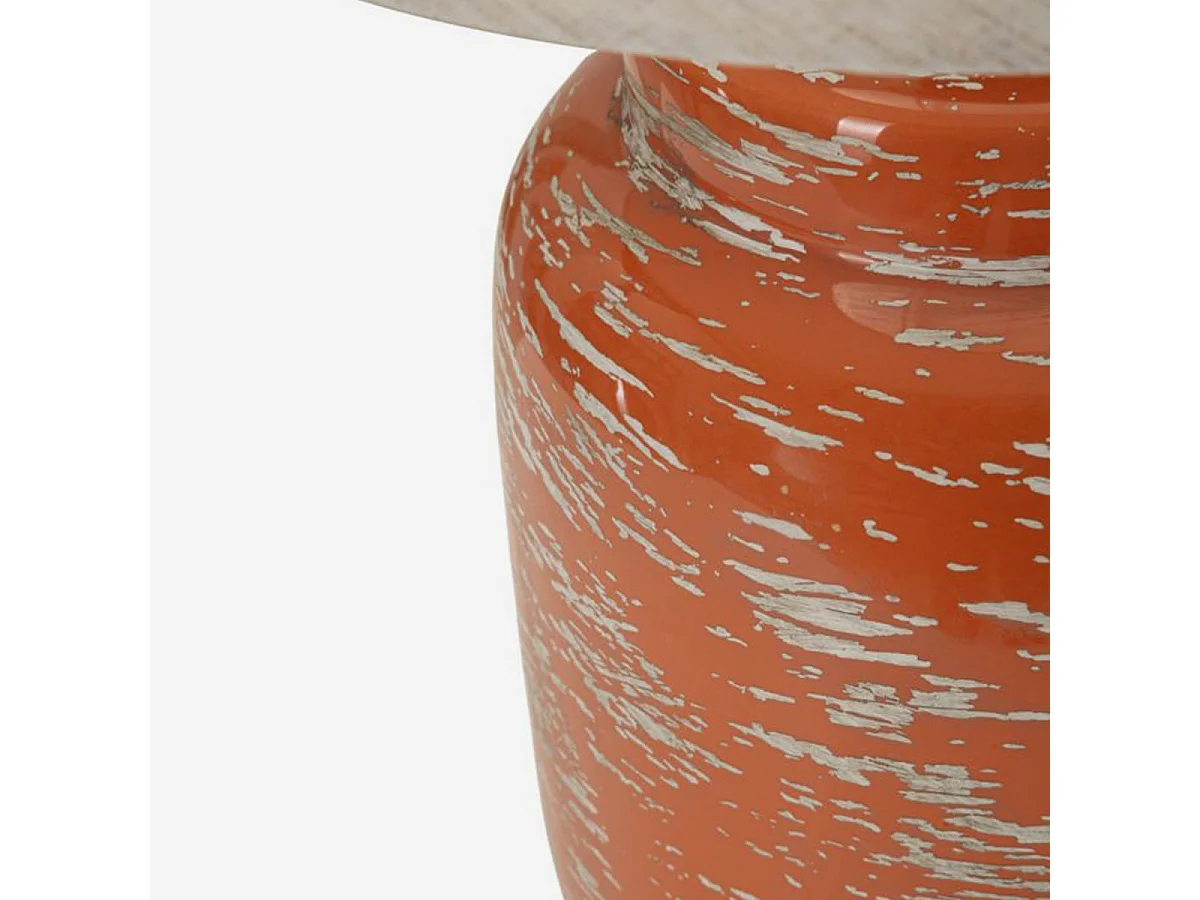 Oranje tafellamp in moderne stijl, ø 27 x 47,5 cm.