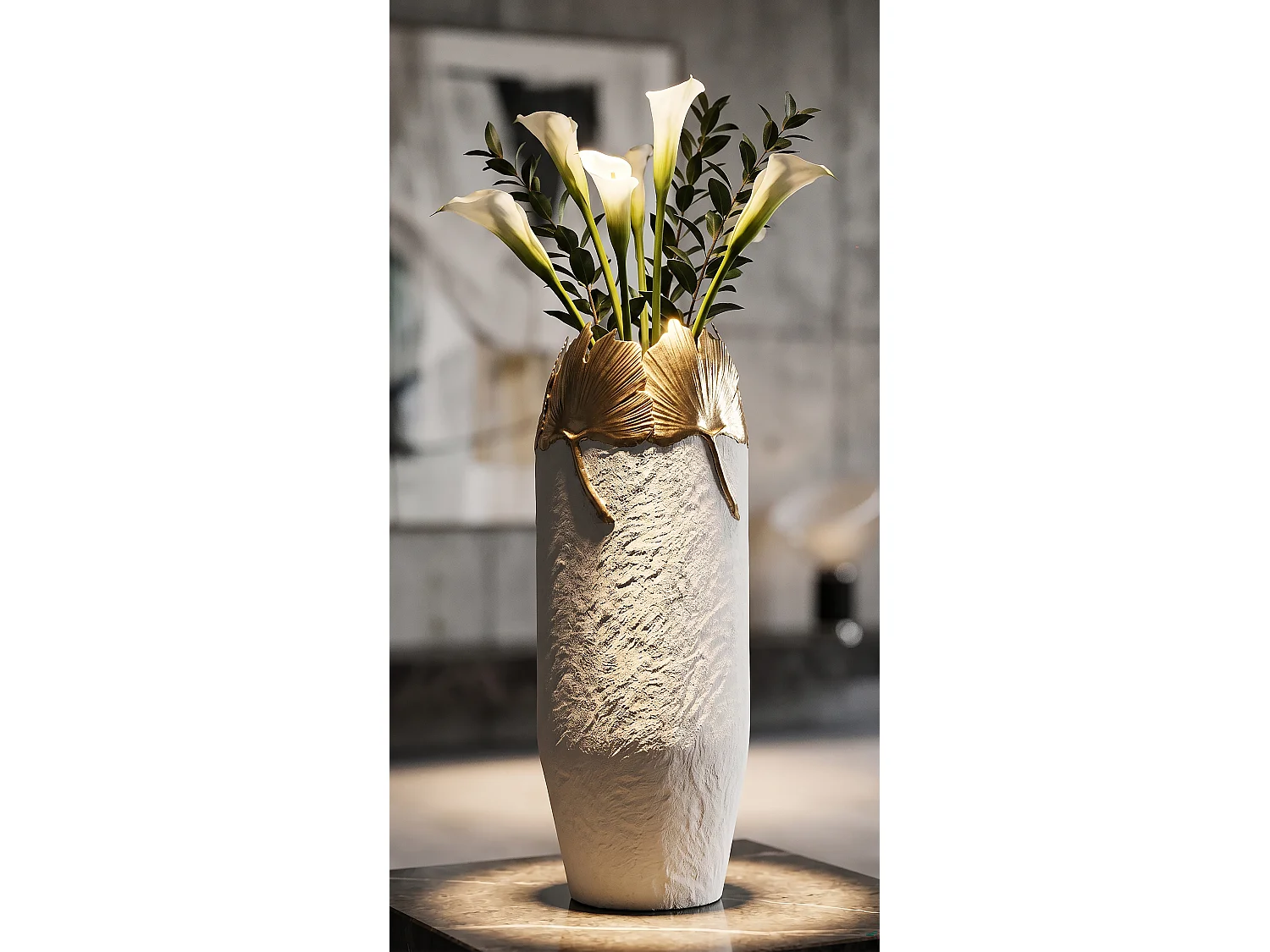 Moderne vaas met bladmotief aan de rand, ø 21x55 cm