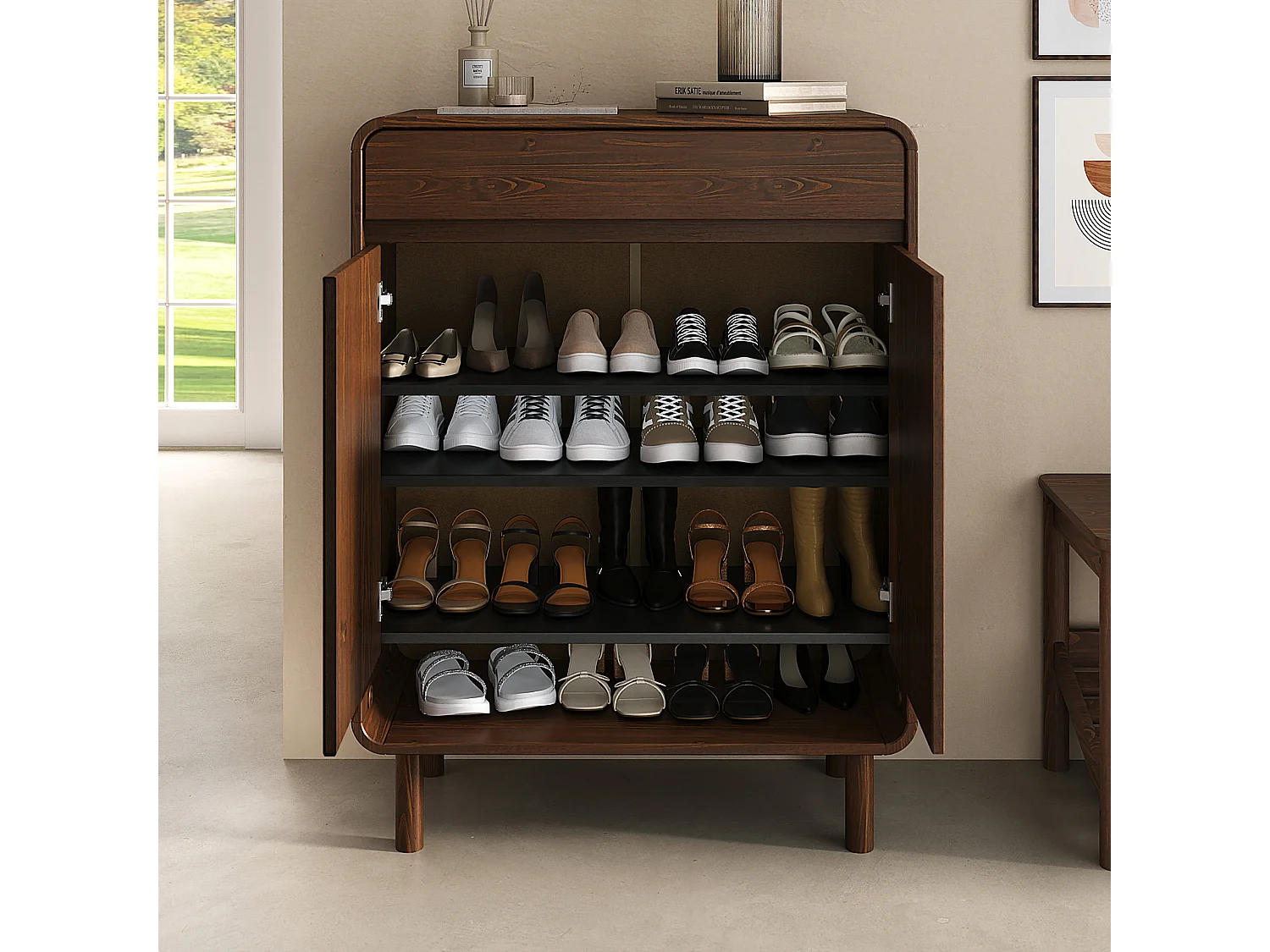 Meuble à Chaussures JUAN, en Bois Massif Coloris Noyer, 2 Portes, 1 Tiroir, Rangement Armoire à Chaussures Design pour Entrée