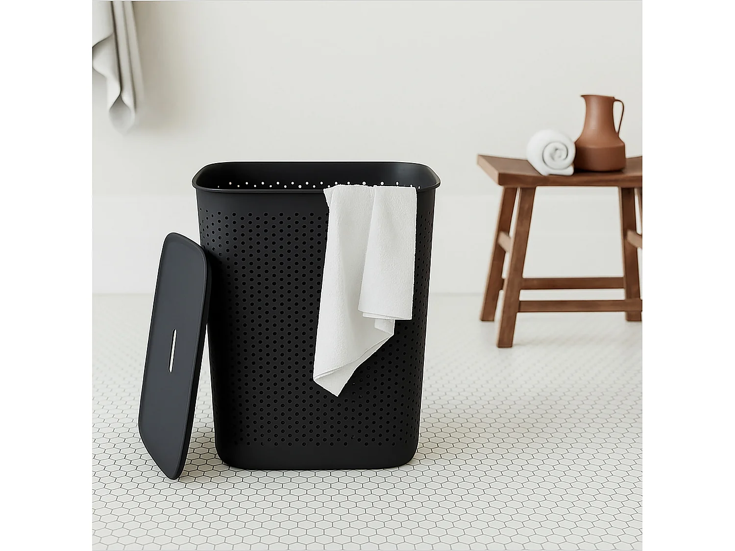 Panier à linge autoportant avec couvercle plastique noir 60 L 58x45x34 cm