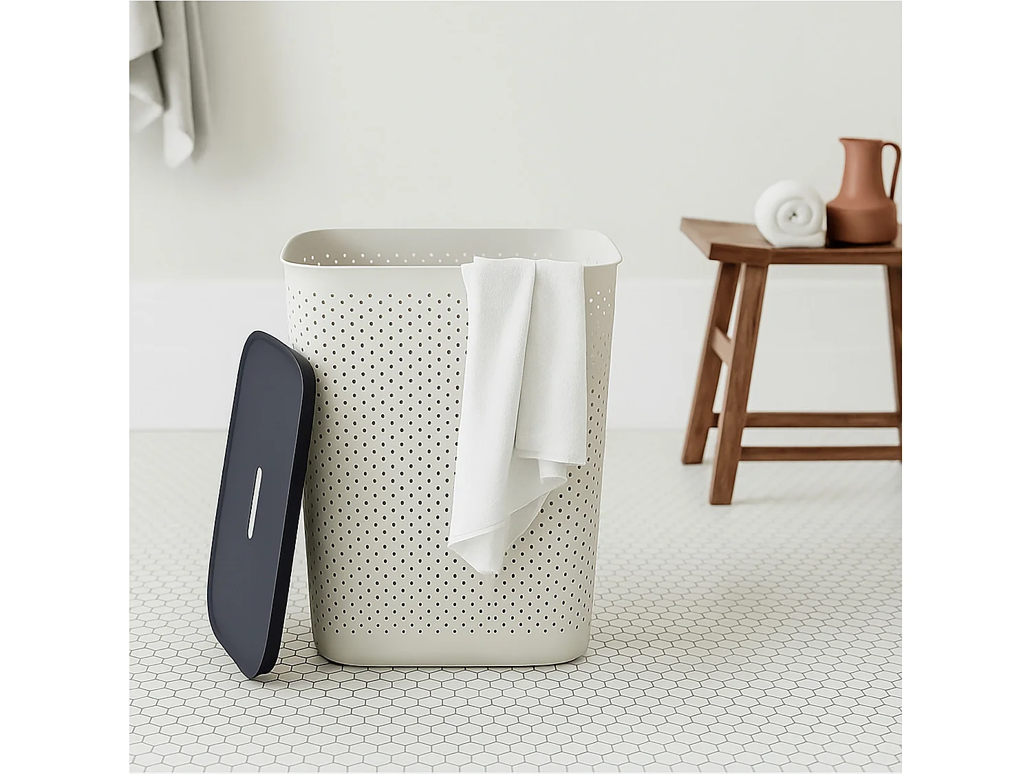 Panier à linge ajouré avec couvercle plastique blanc 60 L 58x45x34 cm