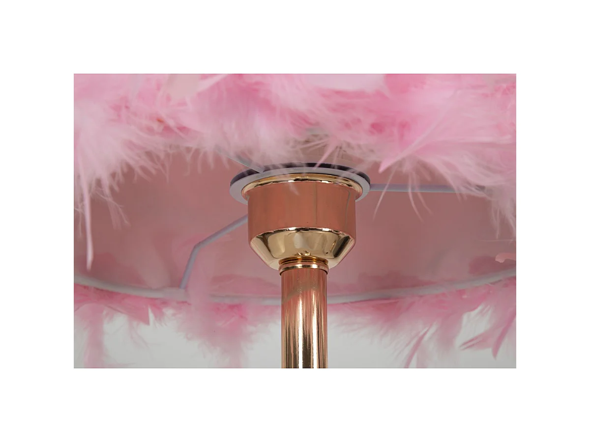 Lampe de table Tarty Rose en métal avec abat-jour en plumes roses