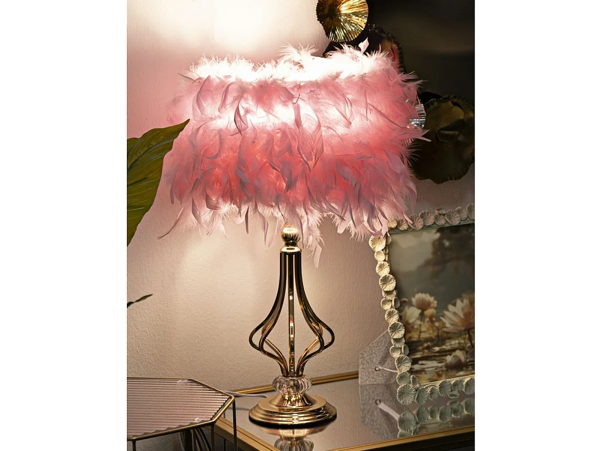 Lampe de table Tarty Rose en métal avec abat-jour en plumes roses