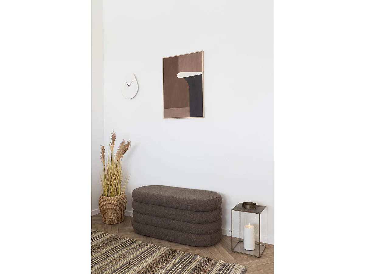 Wandklok Vienna van ivoorwit beton, organische vorm 28×33 cm