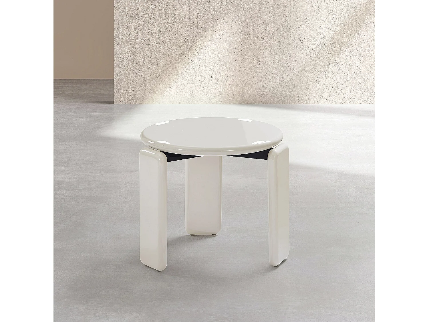 Habitat - Table d'appoint ronde laquée - Beige - Balma