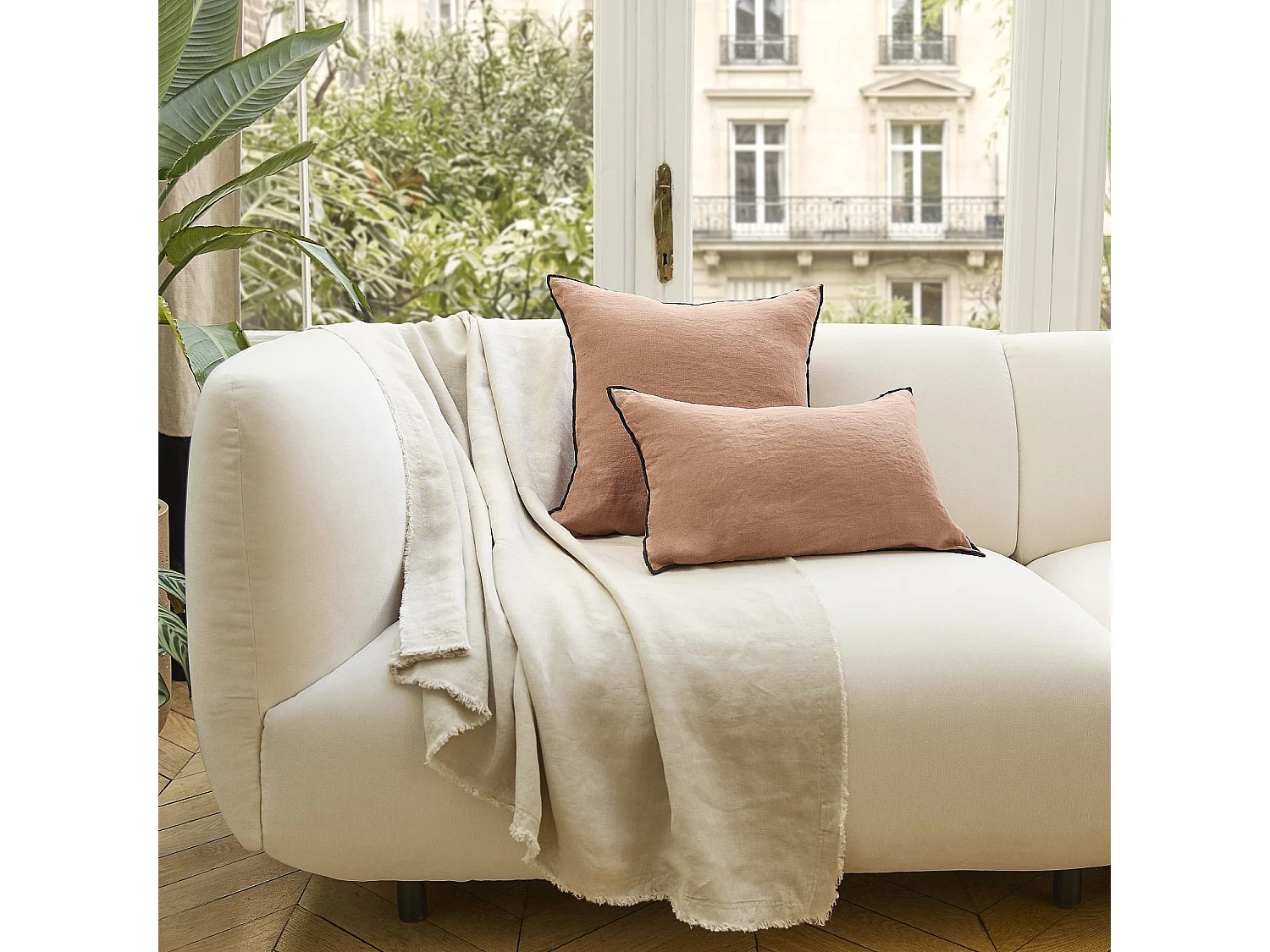 Habitat - Coussin en lin à bourdon noir - 45 x 45 cm - Brun - Brunel