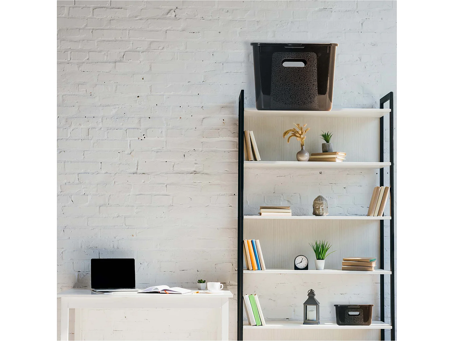 Boîte de rangement en plastique avec couvercle, motif décoratif, noire, 39x26x20.5 cm