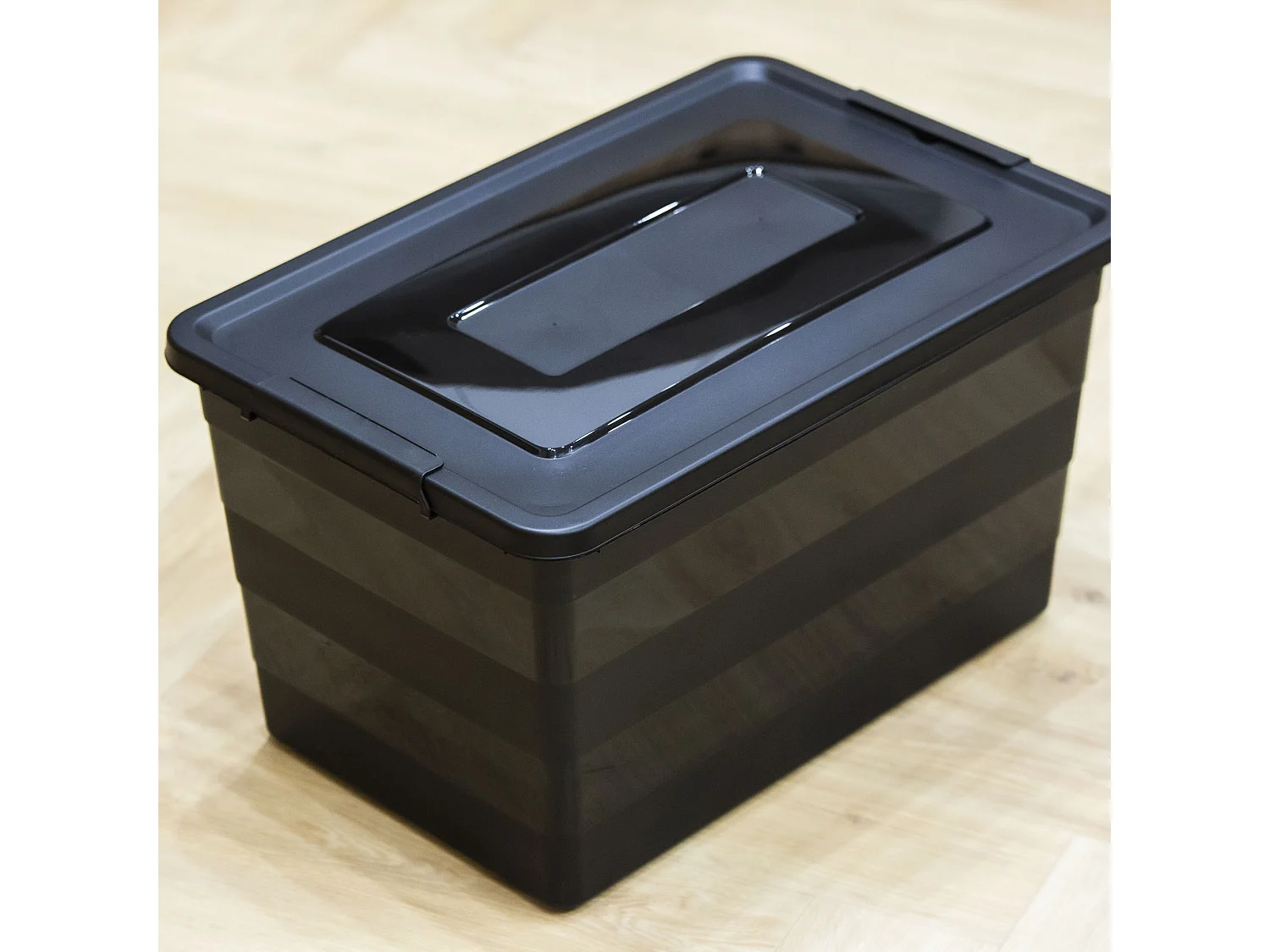 Boîte de rangement en plastique avec couvercle et roulettes, noir, 58,5x38,5x33,1 cm, 55 l