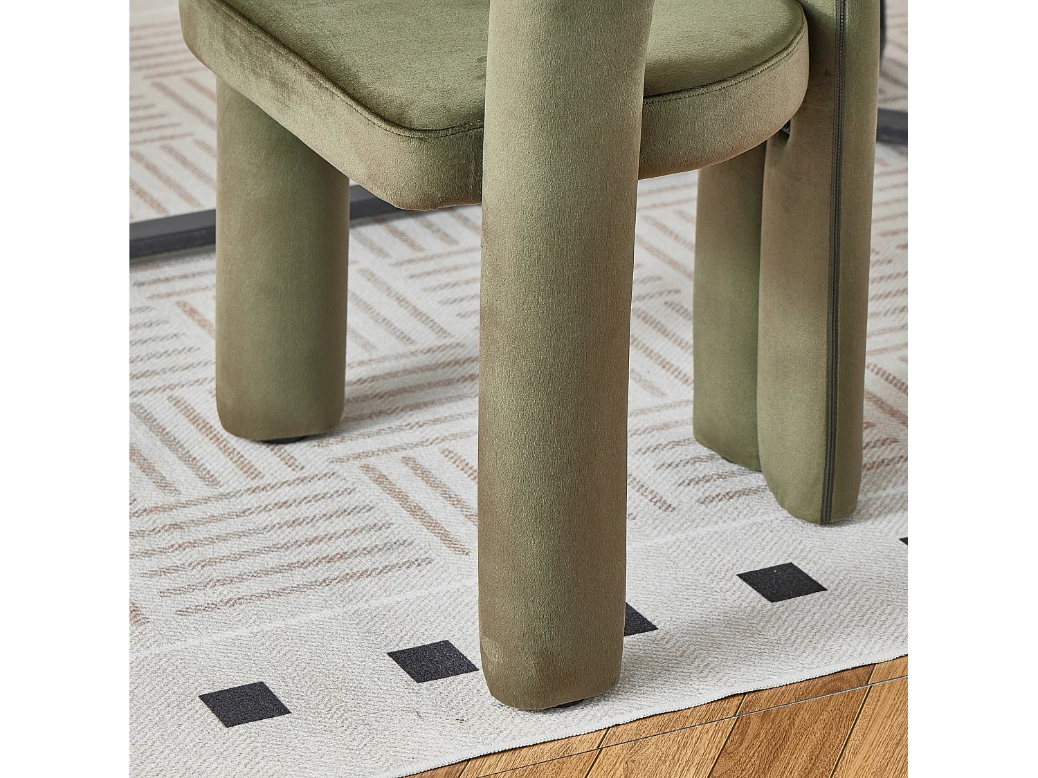 Set van 2 gestoffeerde eetkamerstoelen met omsluitende rugleuning en geïntegreerde armleuningen