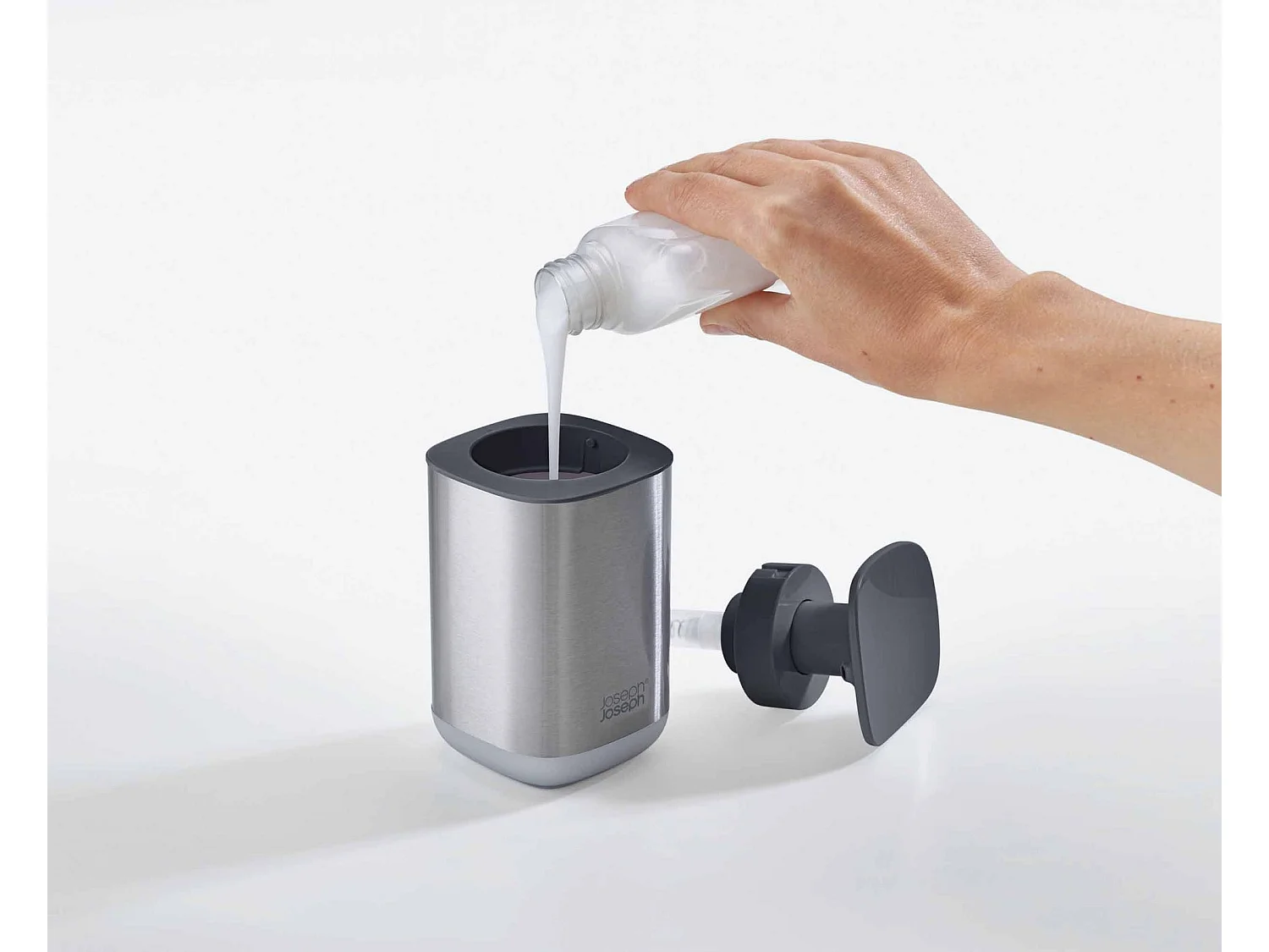Presto™ Joseph Joseph, distributeur de savon hygiénique 350 ml en acier inoxydable, utilisation au poignet, finition grise, idéal cuisine/salle de bain