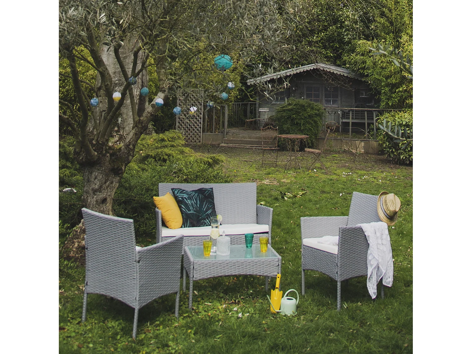 Conjunto de jardín CORDOBA en resina trenzada gris 4 plazas cojines beige