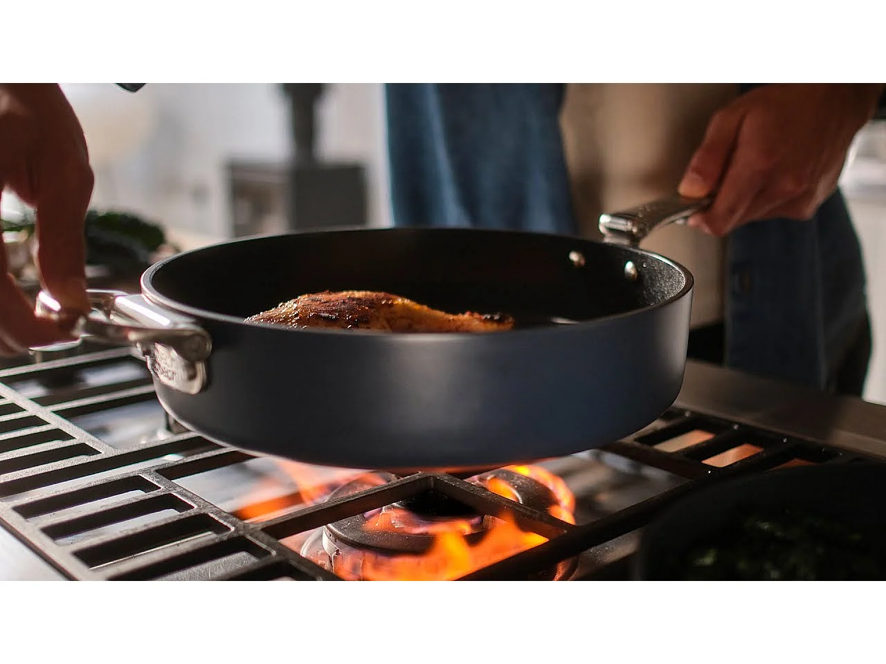 Sartén Space poco profunda de 28 cm (11"), antiadherente, ideal para cocinas pequeñas, con mango plegable y fácil de almacenar