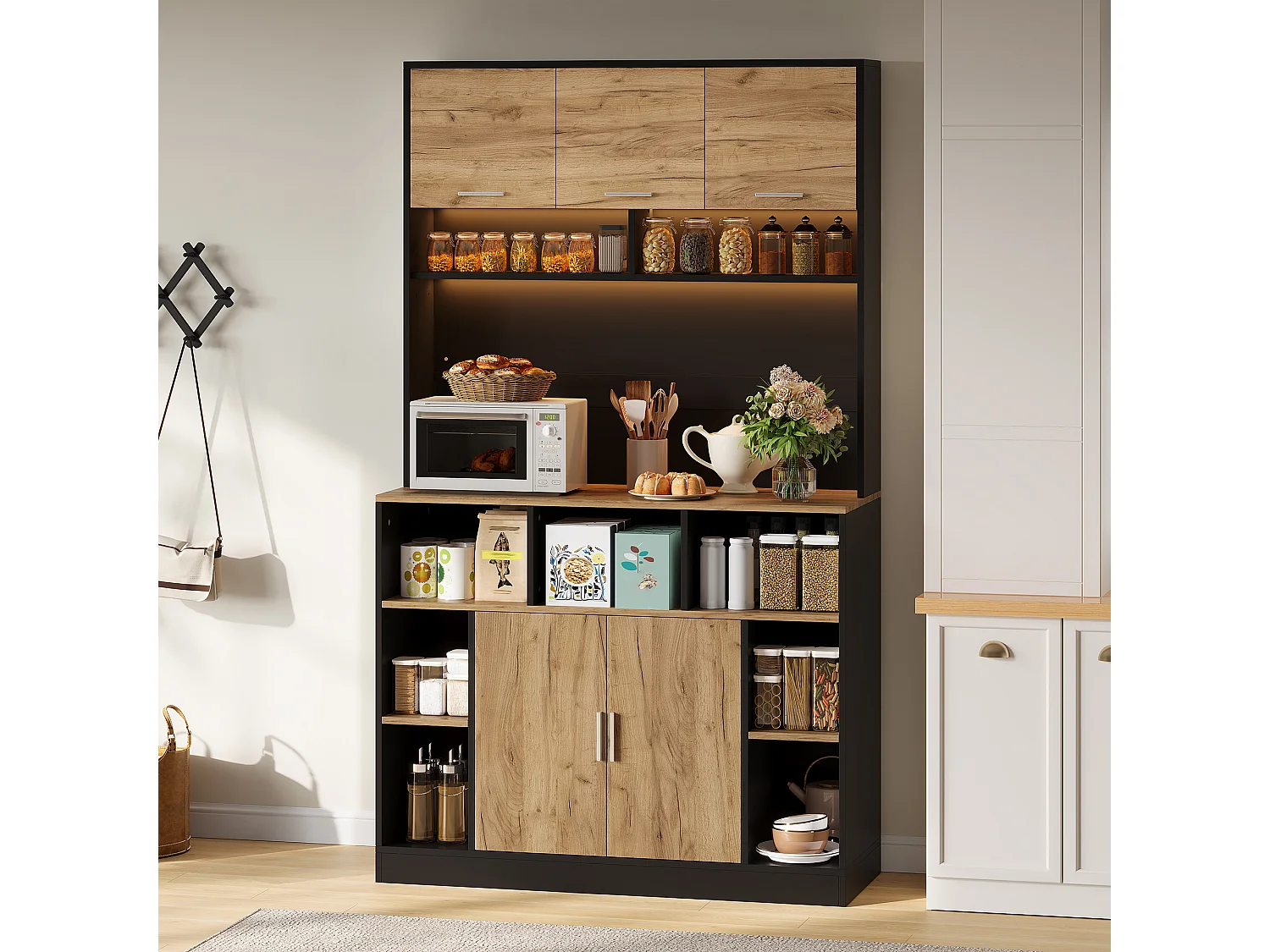 Buffet de cuisine 105x40x180cm - avec 5 portes - avec éclairage LED et compartiment de rangement - Naturel + Noir
