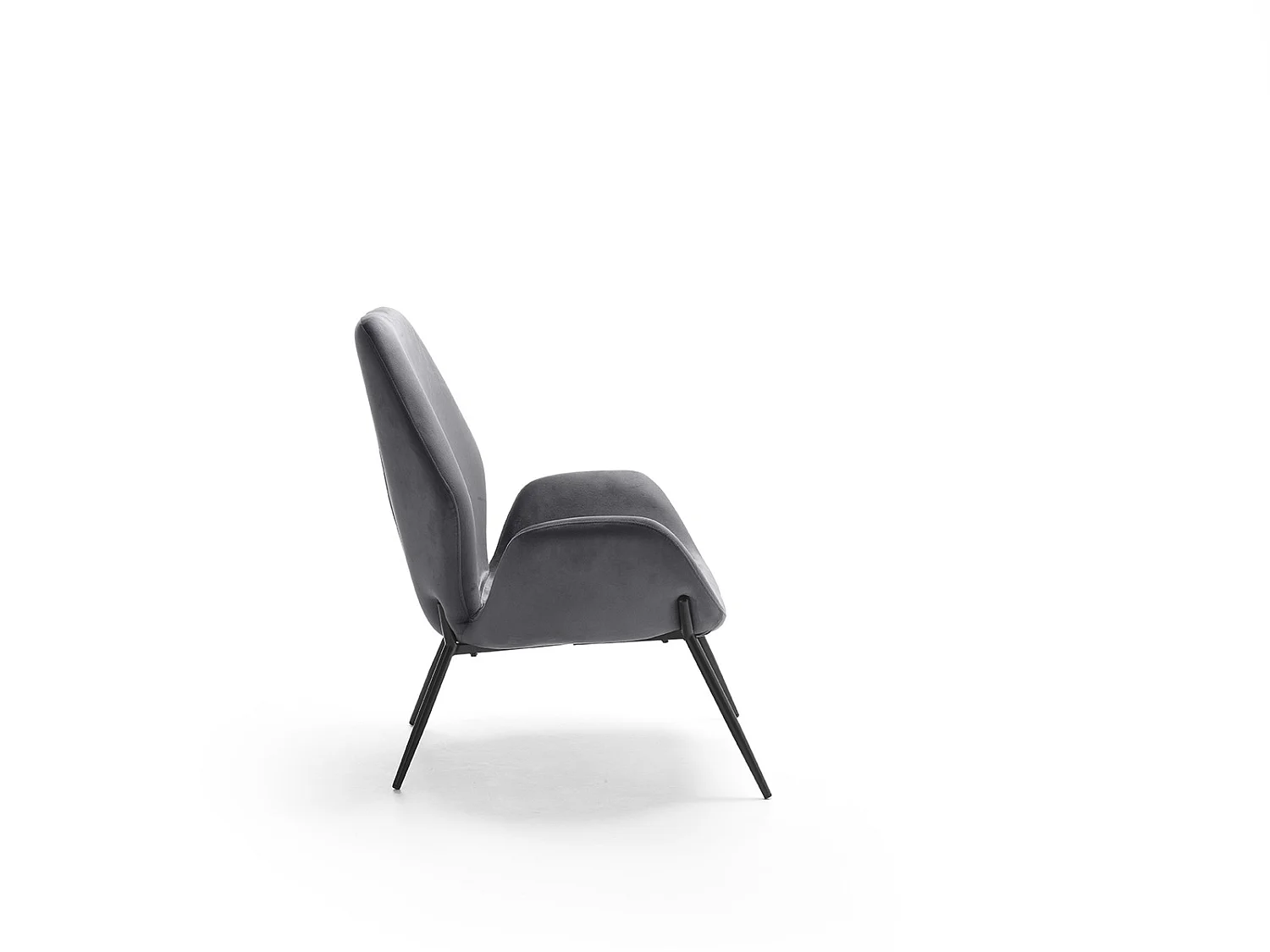 Brandy fauteuil met eigentijds design - antracietkleurige fluwelen zitting en zwart gelakt metalen frame - omhullend comfort