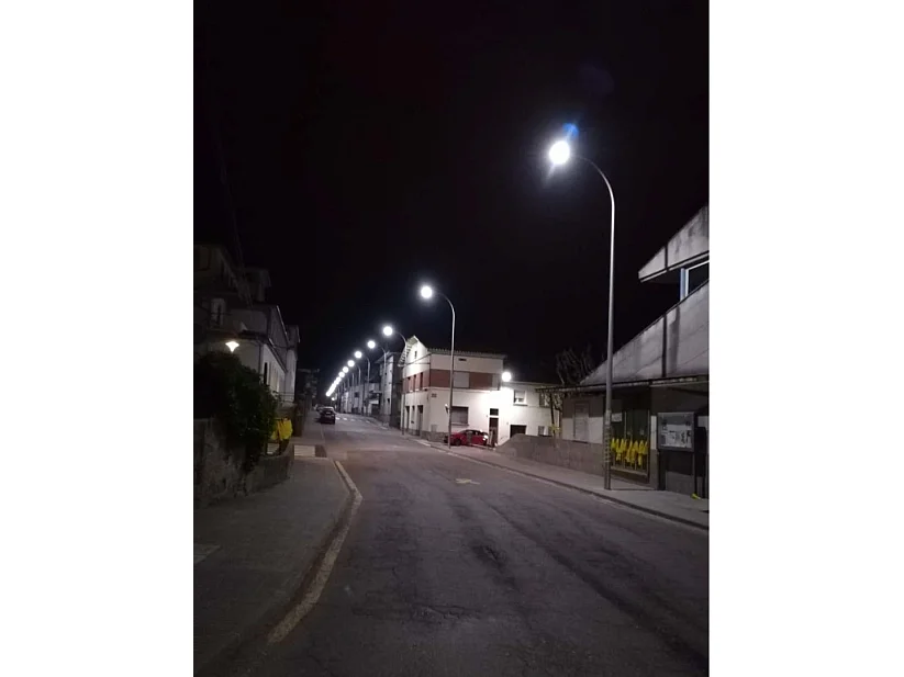 Smile 40W Retrofit LED Floodlight with E27 Socket, 120 Degree Beam Angle, Available in 2200K and 5000K, Ideal for Outdoor Lighting