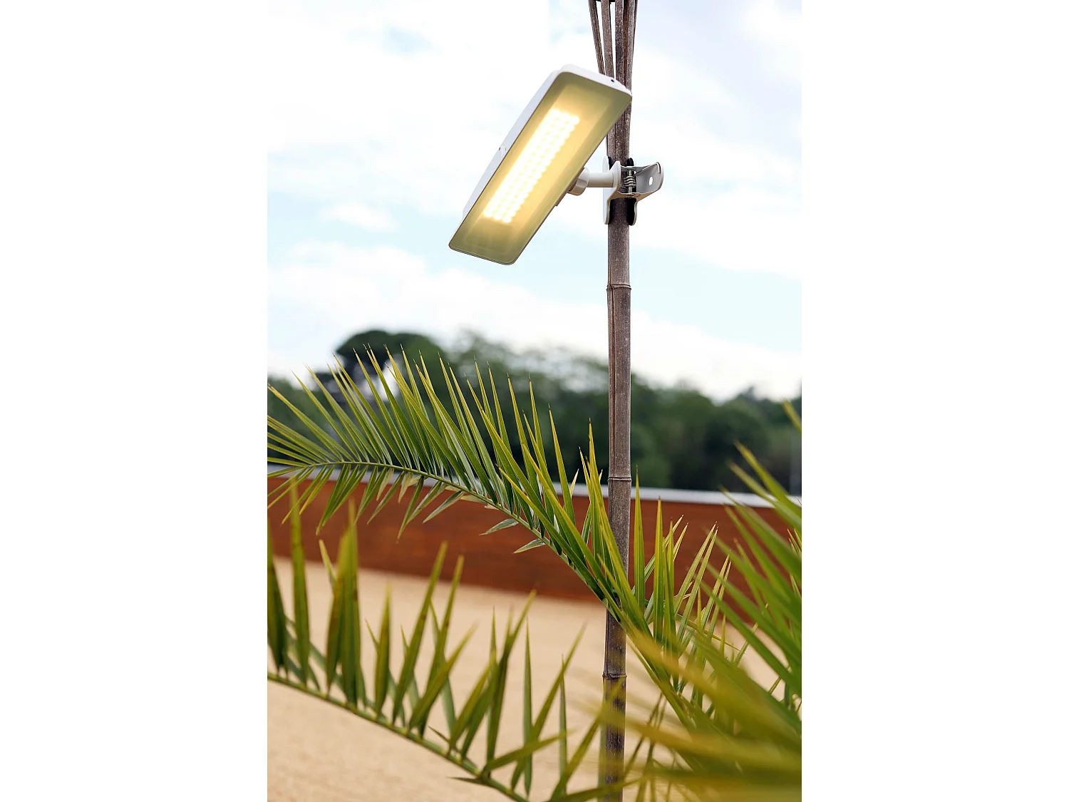 Wech Portable LED Floodlight 10W Switch 3000K/4000K/5000K 110º Beam Matte White with Powerbank Function and USB-C Charging for Outdoors