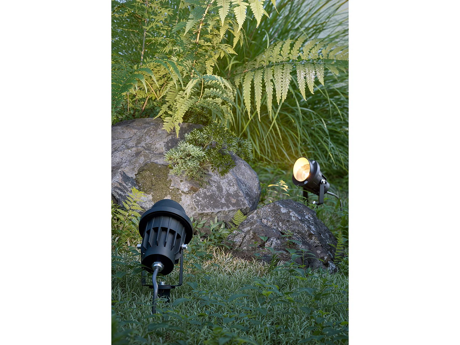 Fade Outdoor Floodlight Series 5 45 Degree Angle 2200K LED Warm Light Matte Black Finish Modern Design for Professional Outdoor Lighting