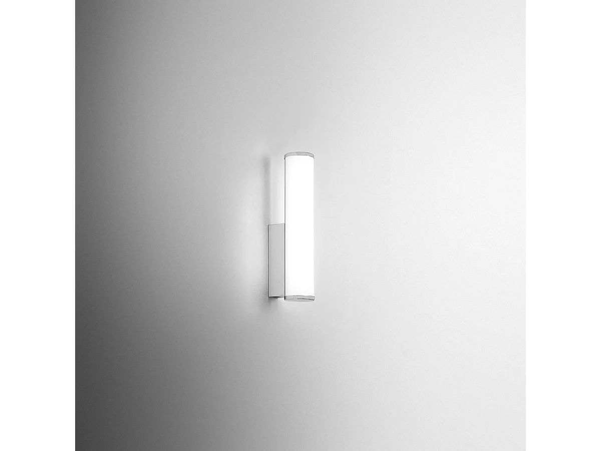 GAP 7W LED-Wandleuchte, 640 lm, 3000 K, mattweißes Aluminiumgehäuse, Schutzart IP44, Opal-Diffusor – Modernes Design – Gea Luce