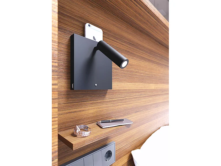 Luminária de parede LED Sweet Wall 4W 2700K Ajustável em 20° com Carregador Sem Fio USB-A/C Integrado, Preto Fosco - Beneito & Faure