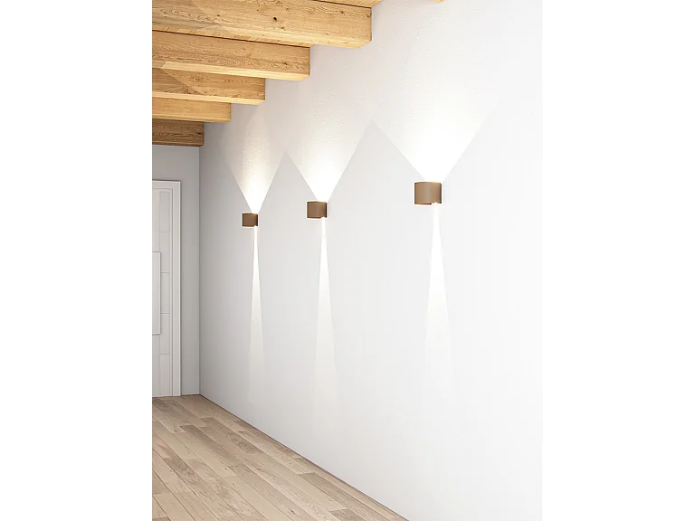 Luminária de parede LED Lek R Wall 6,8W, ajustável de 0 a 120°, 2700K, preta fosca, IP54, para uso interno e externo - Beneito & Faure