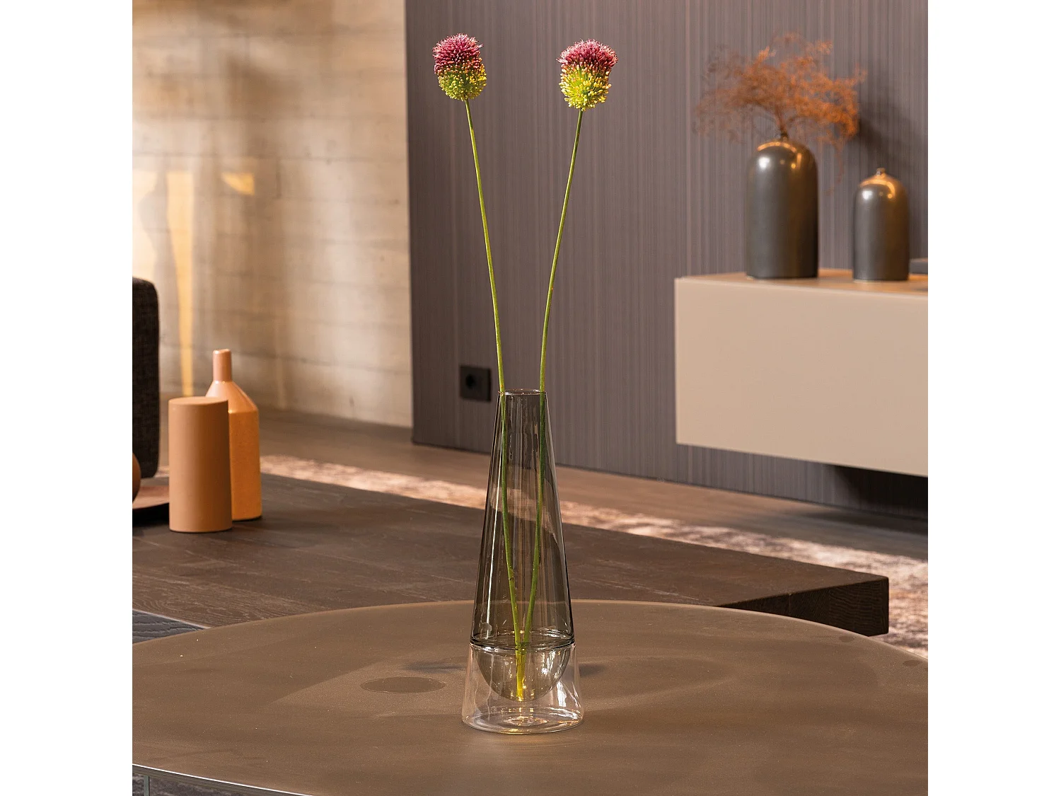 Vaso Conosfera 100 in vetro borosilicato soffiato a mano, design artigianale con tecnica incalmo, colore grigio, elegante elemento decorativo moderno