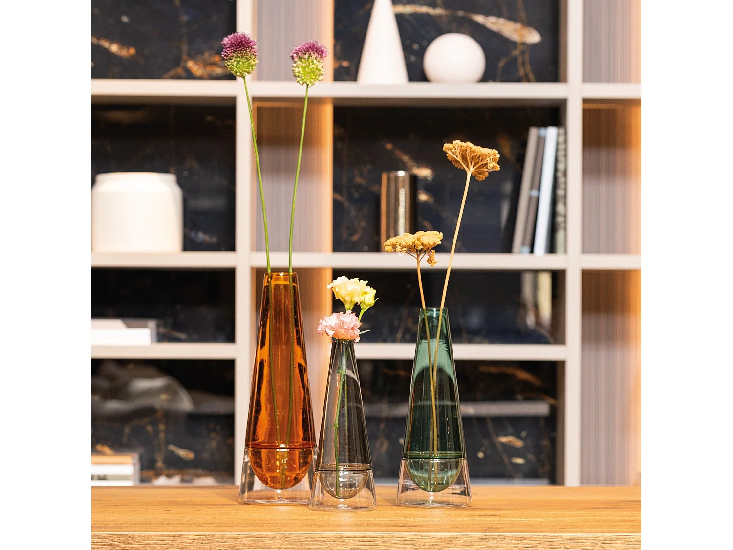 Conosfera Vaso in Vetro Soffiato 163 Colore Ambra - Design Artigianale in Borosilicato con Tecnica Incalmo per Arredamento Interni di Lusso