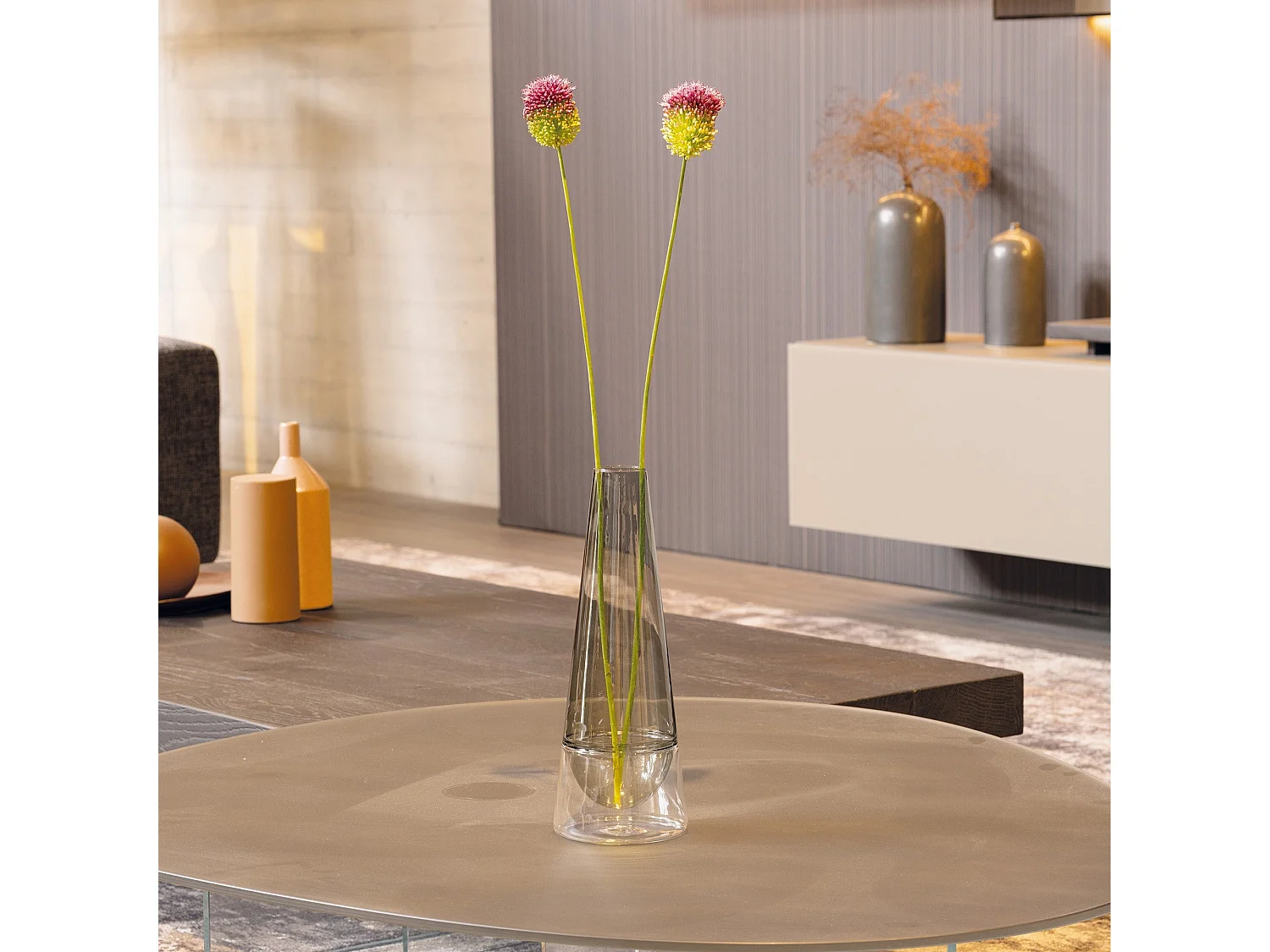 Vaso Conosfera 58 in vetro borosilicato soffiato a mano, design elegante con tecnica incalmo, colore Grigio, complemento d'arredo artistico