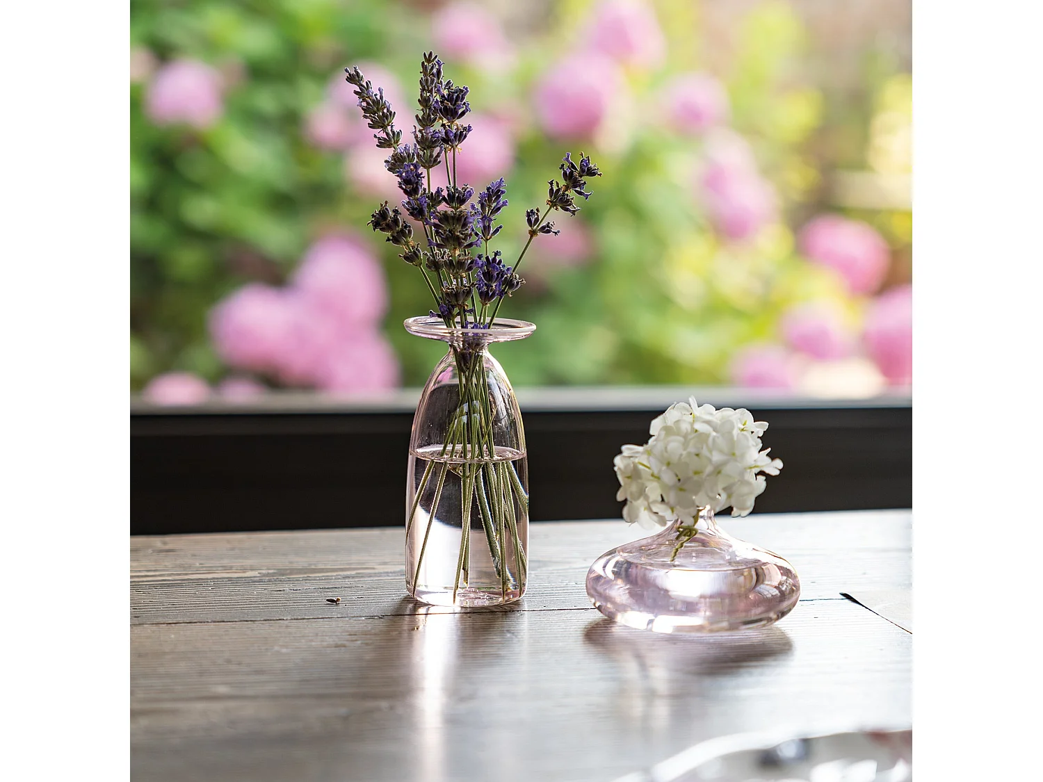 Vasetto Artigianale Un Fiore in Vetro Borosilicato Soffiato a Mano Colore Rosa Capacità 19cl Design Elegante Decorativo per Interni ed Esterni