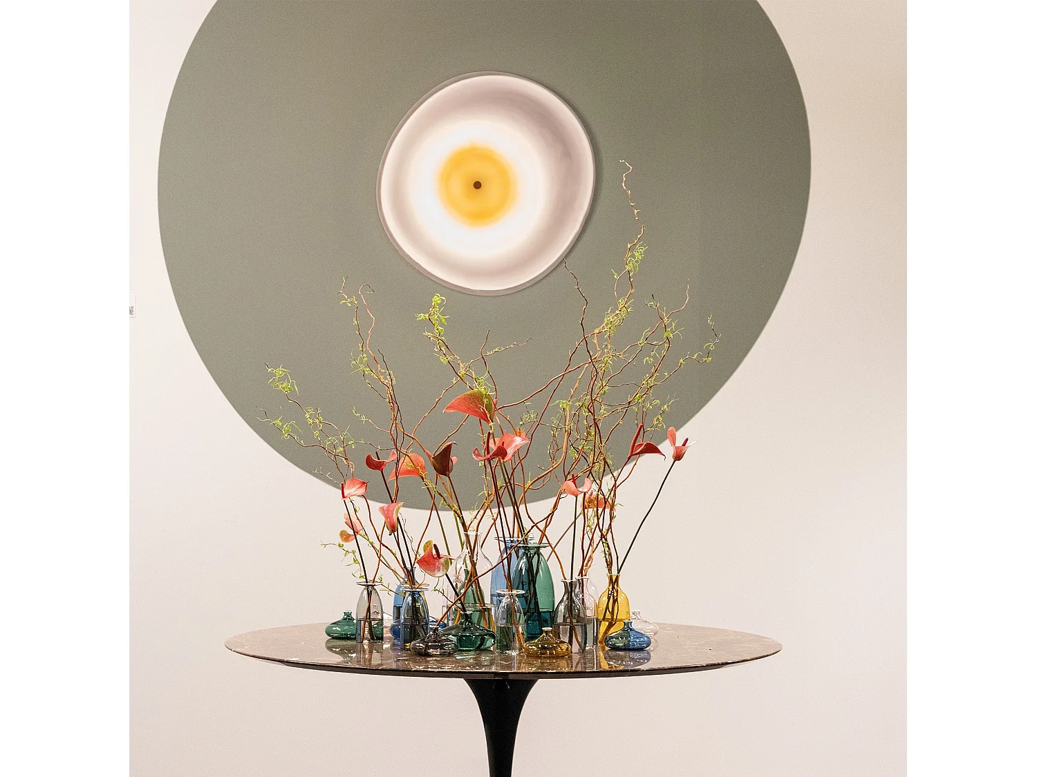 Vaso Un Fiore design artigianale in vetro borosilicato soffiato a mano, capacità 35 cl, colore grigio, ideale per decorazione interni ed esterni