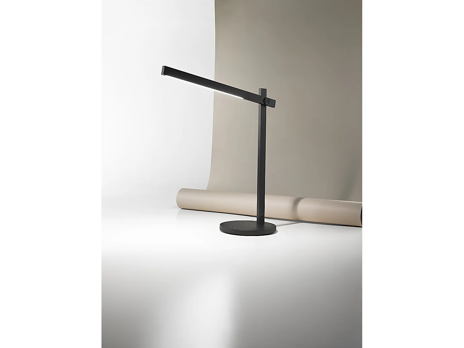 Ruller LED 7W tafellamp, frame van aluminium en kunststof, 3-traps dimbaar, 3 kleurtemperaturen, zwart, hoogte 76 cm - Perenz