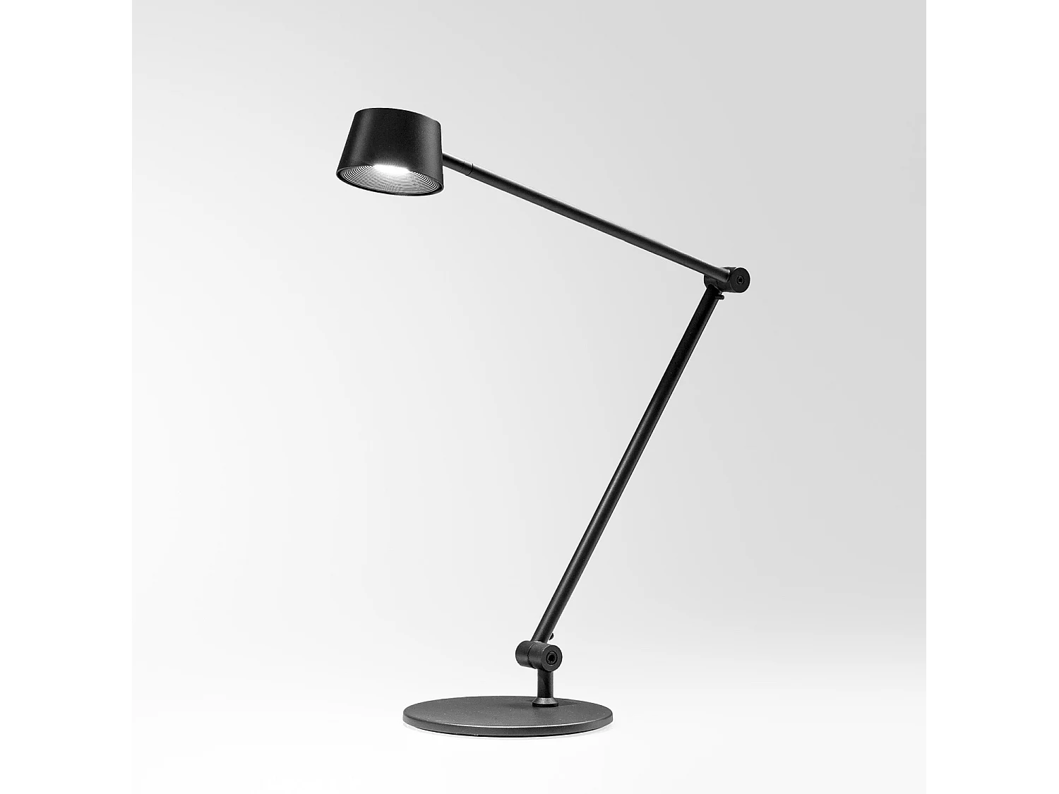 Efira L Tafellamp - 6,2W LED 3000K Instelbaar dimbaar, Matzwart aluminium frame met methacrylaat diffuser - Gea Luce