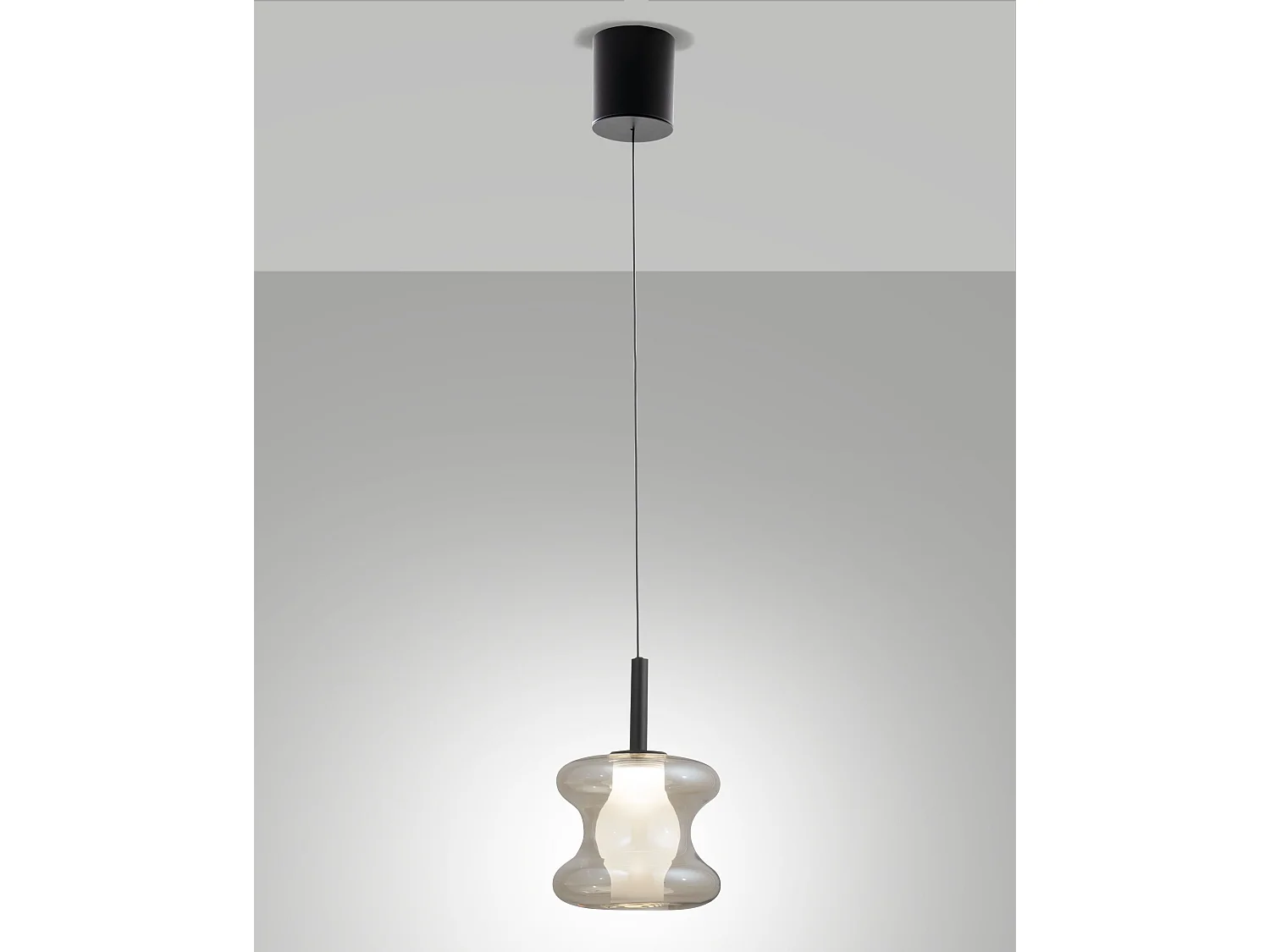 Frua hanglamp van metaal en cognacbruin borosilicaatglas, geïntegreerde 8W LED, kleurtemperatuur 2700K-3000K-4000K, traploos dimbaar - Frua