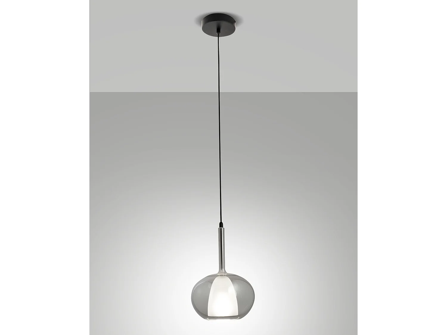 Edolo hanglamp Ø22cm van gerookt borosilicaatglas en metaal, E27 fitting 40W, klasse 1, modern design - Edolo lijn