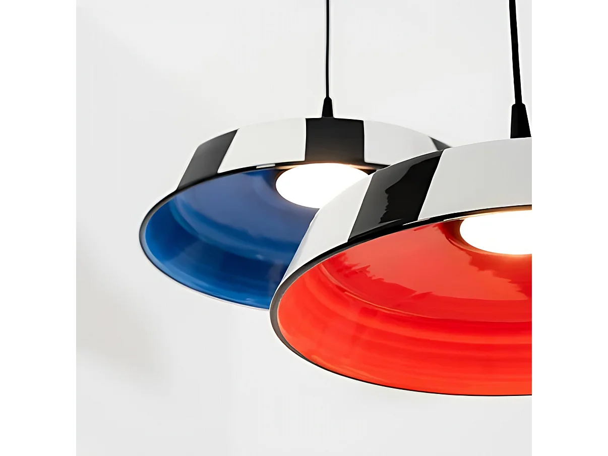 Circus hanglamp van handgemaakt Italiaans keramiek, zwart-wit gestreept design met rode binnenkant, geïntegreerde 8W LED, diameter 24 cm