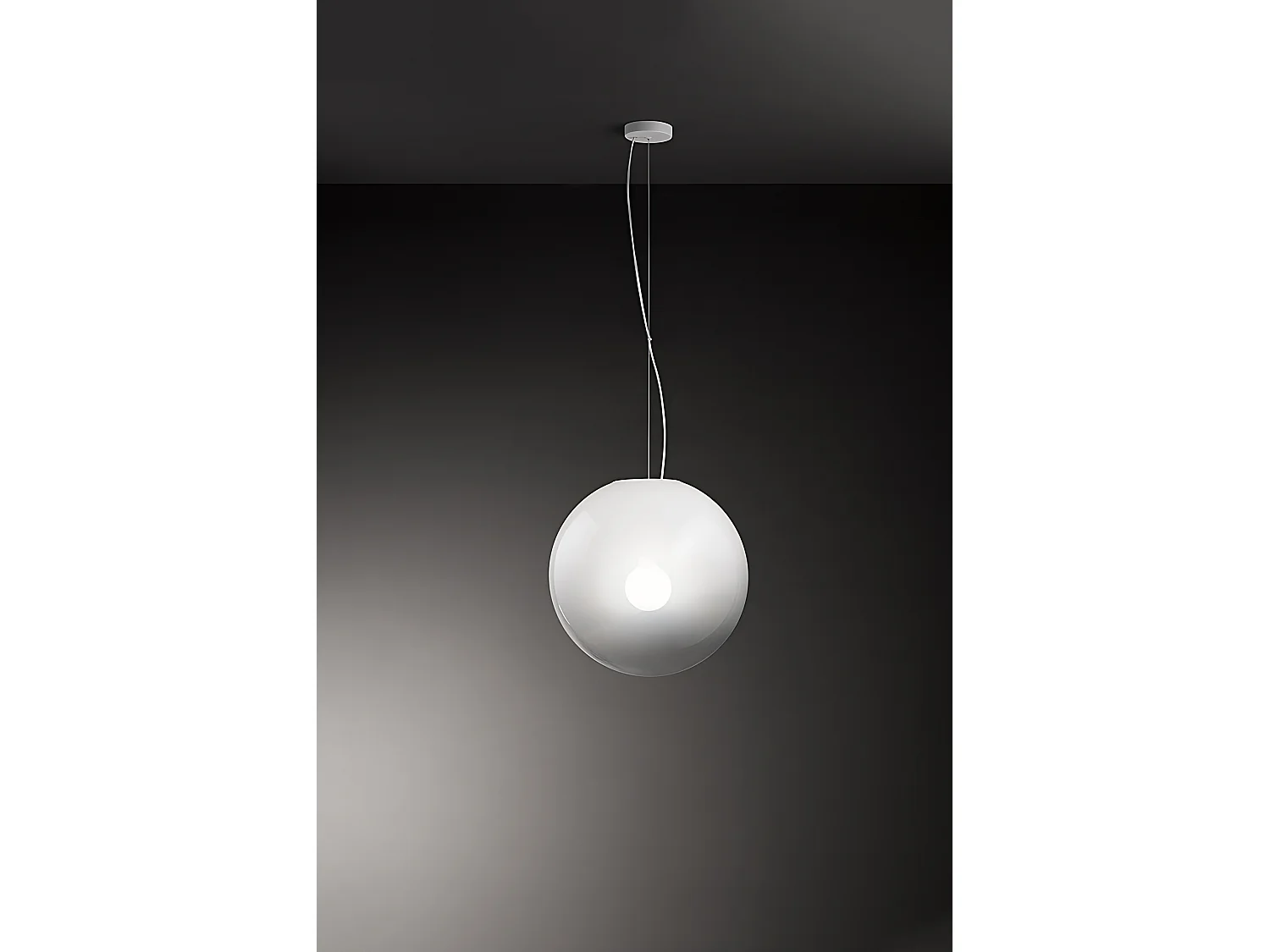Hanglamp van gekapseld opaalwit geblazen glas, metalen en aluminium structuur, diameter 40 cm, E27 fitting, klasse I, IP20 - Perenz