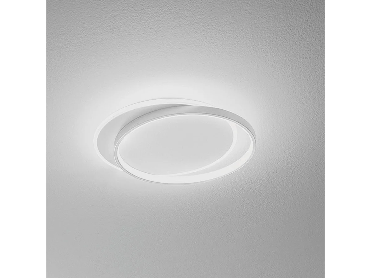 Christine P/G LED-plafondlamp, 48W 3000lm 3000K, wit satijn aluminium frame en opalen methacrylaat diffuser - Gea Luce