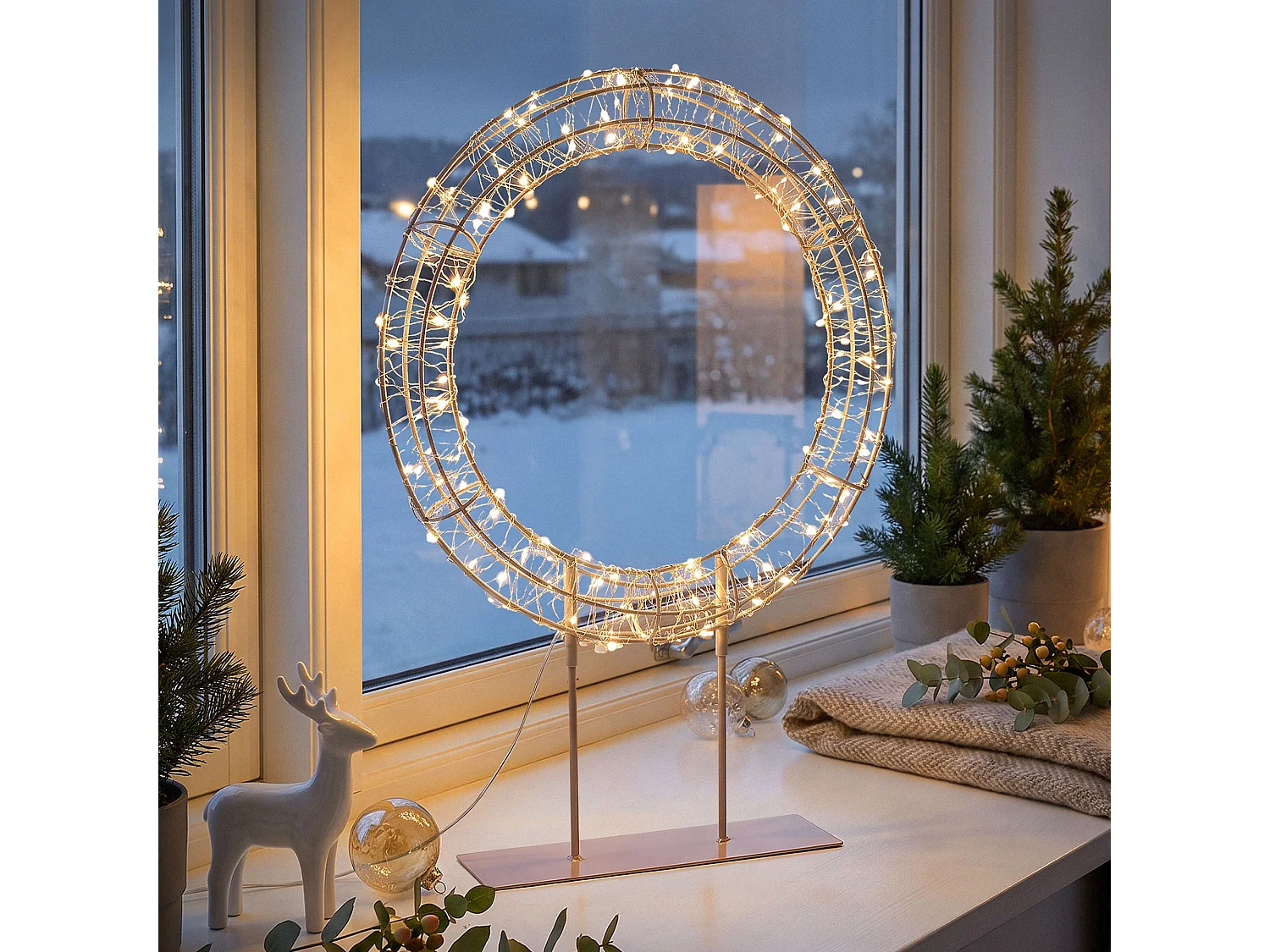 Couronne lumineuse sur pied 300 LED blanc chaud H 53 cm, décoration de Noël, anneau avec socle, cercle à poser, intérieur et extérieur, avec câble